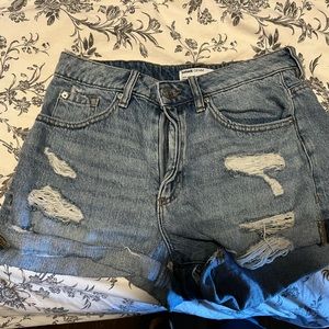 garage size 7 ripped mom jean shorts